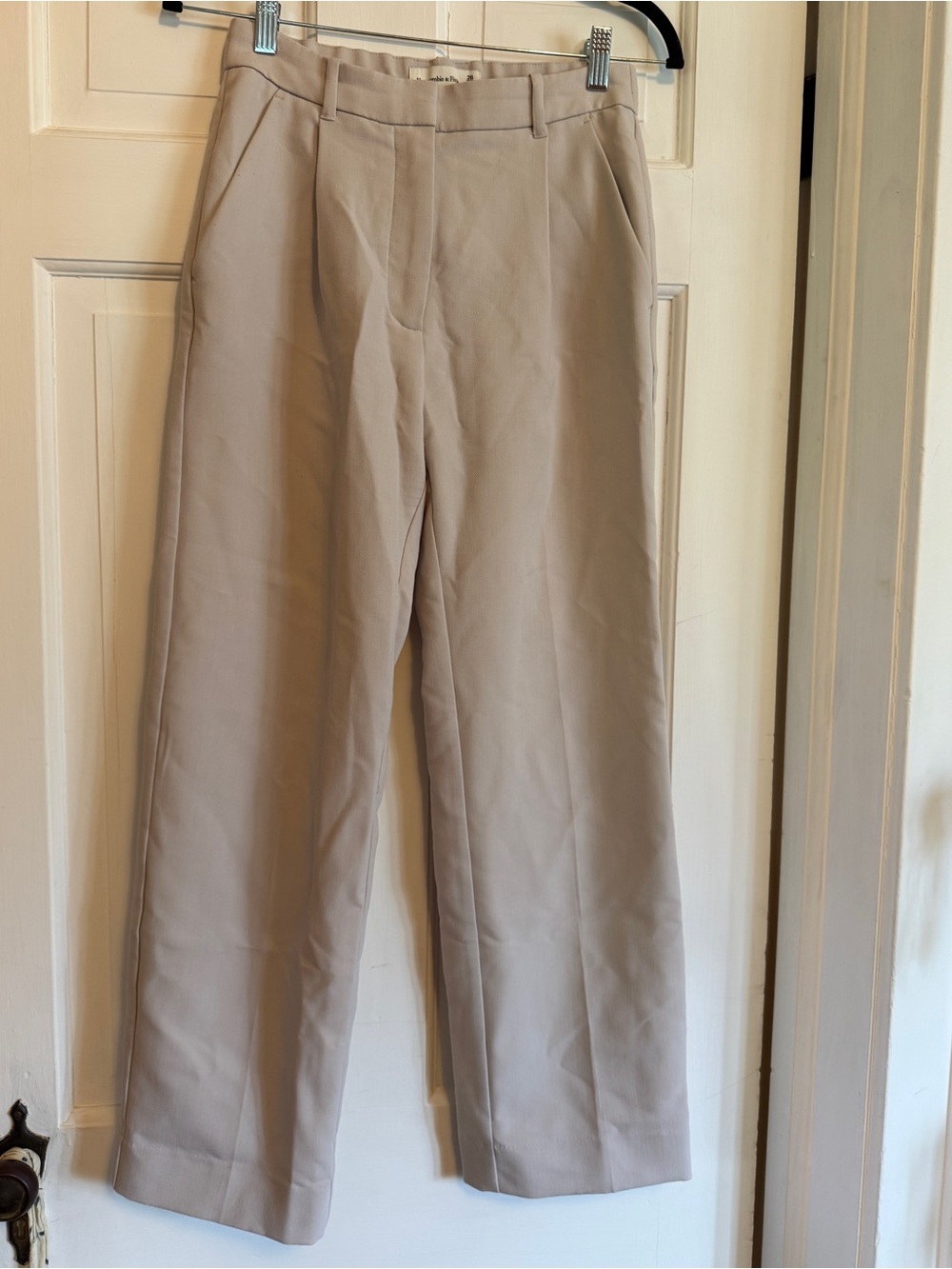Abercrombie & Fitch Tailored Relaxed Straight Pant